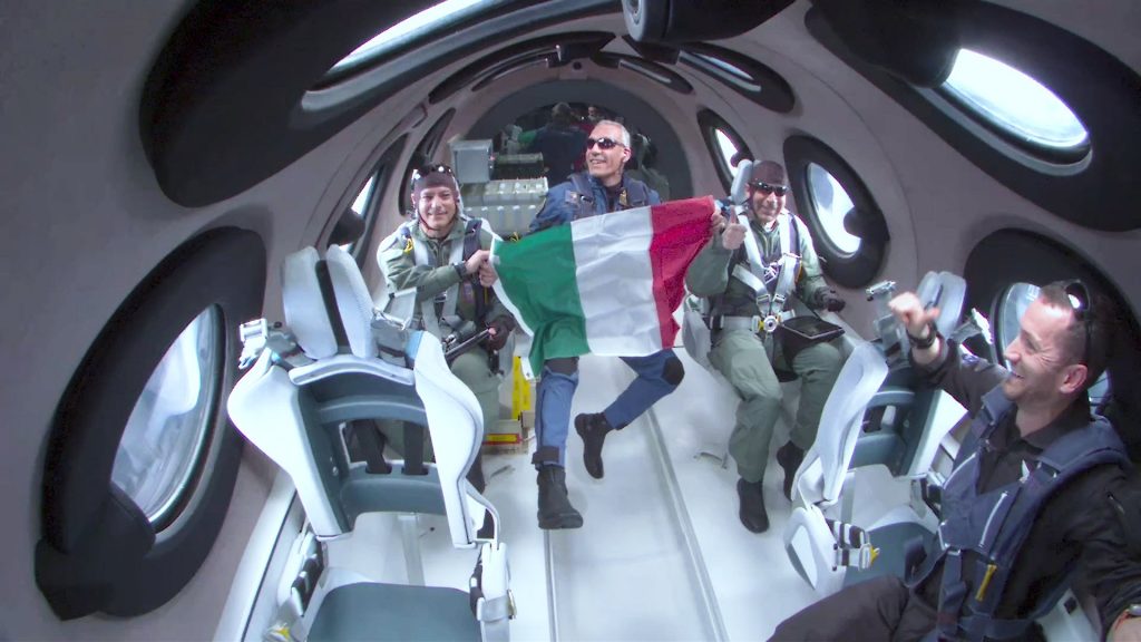 Max Q Virgin Galactics triumphant first commercial flight | SBM Global News