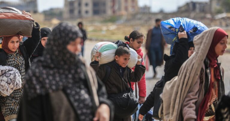 DisplacedPalestiniansEvacuateOneOfGazasMainHospitalsjpeg | SBM Global News
