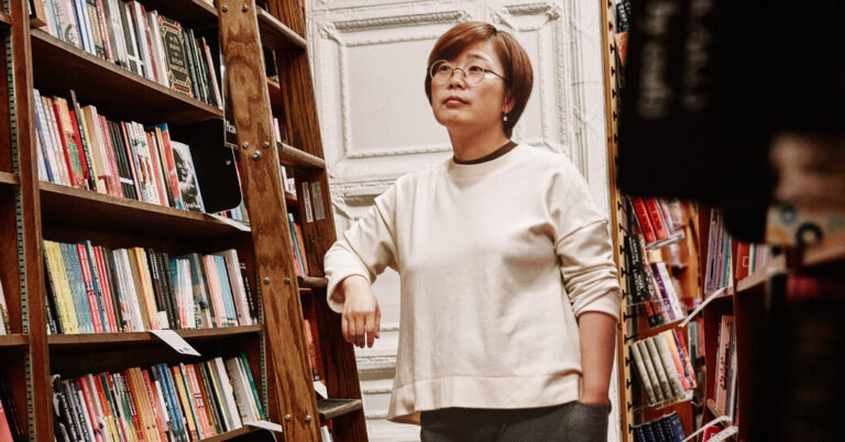 EmigresAreCreatinganAlternativeChinaOneBookstoreatajpg | SBM Global News