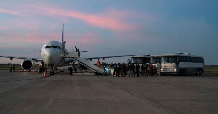 HaltedDeportationFlightstoVenezuelaSetBackBidensMigrantStrategyjpg | SBM Global News