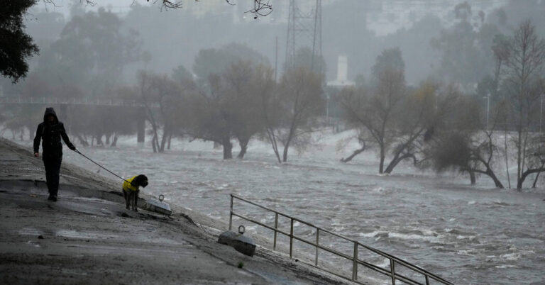 LosAngelesAreaSeesMudSlidesandFloodsasRainjpg | SBM Global News