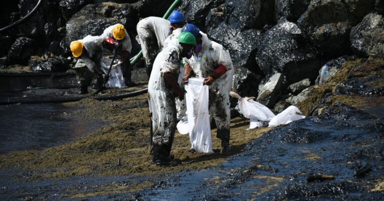 OilFoulsTobagoBeachesAsOfficialsTryToFindBargejpeg | SBM Global News
