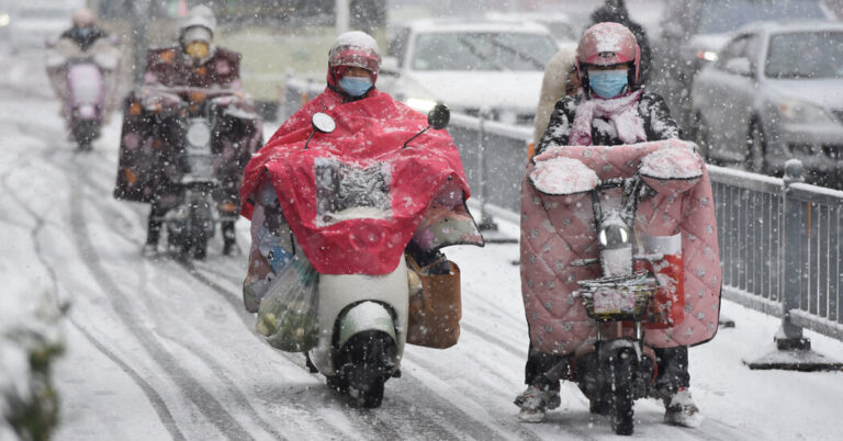 SnowandRainDisruptChinasLunarNewYearTravelRushjpg | SBM Global News