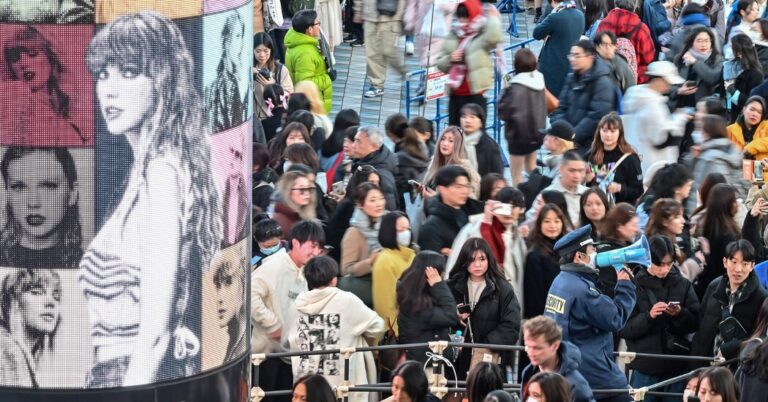 WelcometoJapanTaylorSwiftFansPleaseRemainSeatedasjpg | SBM Global News