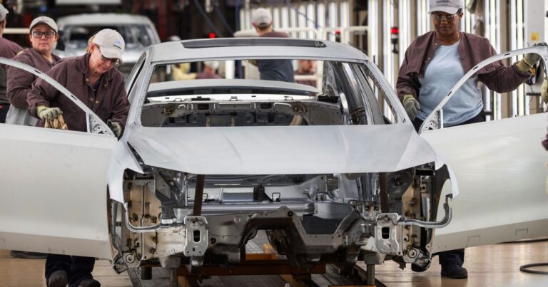 VolkswagenChattanoogaWorkersSeekUnionElectionWithUAWjpeg | SBM Global News