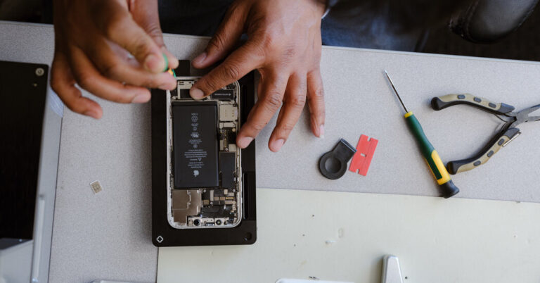 AppleLiftsSomeRestrictionsoniPhoneRepairsjpg | SBM Global News