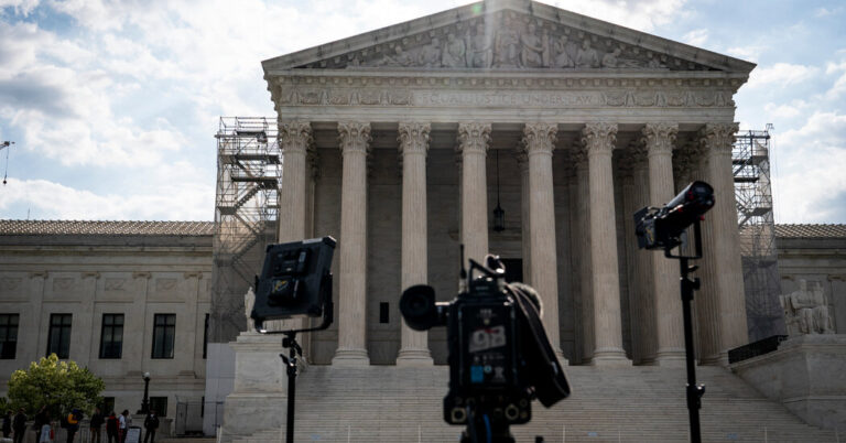 LiveUpdatesSupremeCourtHearsTrumpsClaimtoAbsoluteImmunityjpg | SBM Global News
