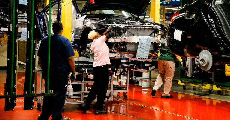 MercedesBenzWorkersinAlabamaAskforUnionizationVotejpg | SBM Global News