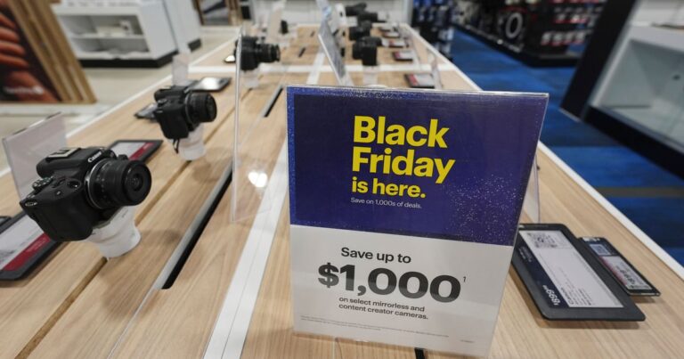 RetailersBankOnBlackFridayToEnergizeBargainHungryHolidayShoppersjpeg | SBM Global News