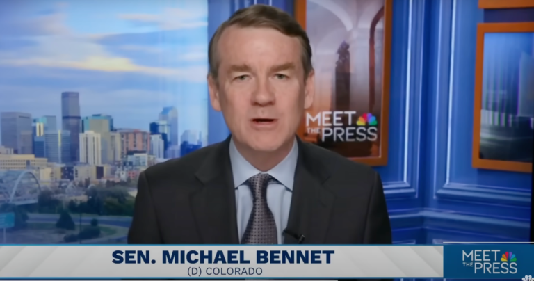 DemocraticSenatorRipsIntelligenceChiefsAccusesThemOfLyingTopng | SBM Global News