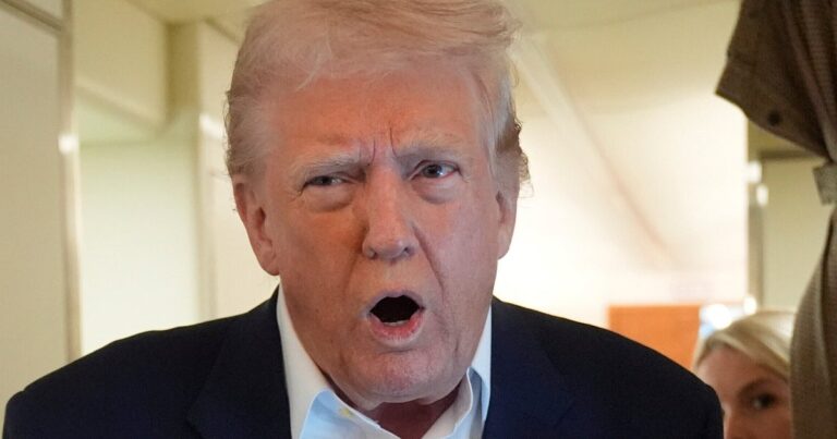 TrumpBotchesOwnNameInTheMostAwkwardTypoYoulljpeg | SBM Global News