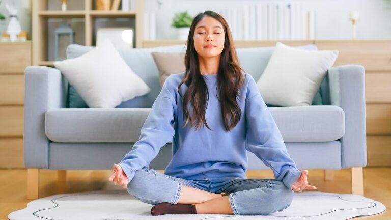 6crossleggedyogaposestoreapbenefitsofsittingonjpg | SBM Global News