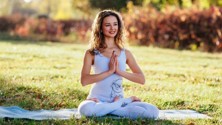 HowtopracticeBhramariPranayamatoboostmentalclarityjpg | SBM Global News