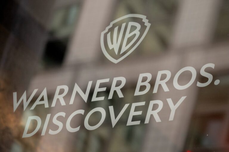 NetflixbacksoutofbidforWarnerBrosDiscoverygivingjpg | SBM Global News
