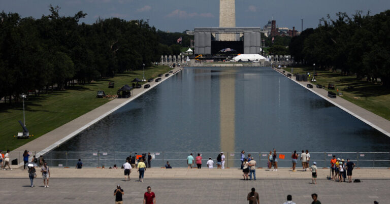 TrumpRemakesWashingtonDCIntoaMazeofFencesandjpg | SBM Global News