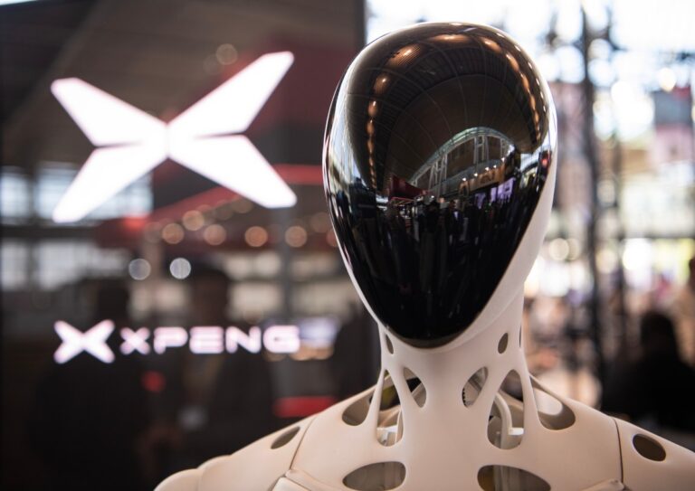 ChineseautomakersarefollowingTeslasbetthatrobotsarethejpg | SBM Global News