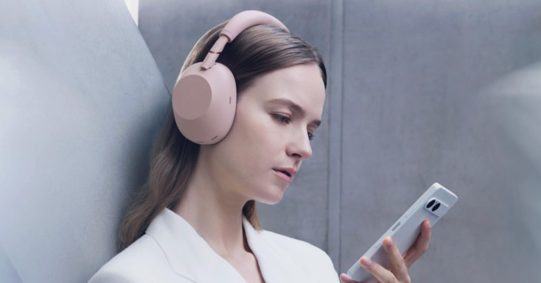 TheseHeadphonesCanDrownOutPlaneEngineNoisepng | SBM Global News